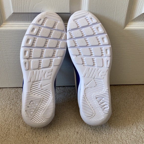 NWOB Nike Air Max sneakers - size 7Y - Picture 6 of 8